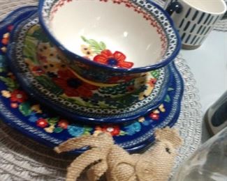 8 place setting , just beautiful!