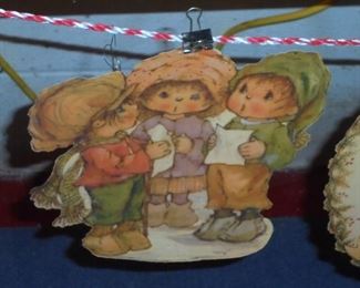 Precious moments Paper plaques