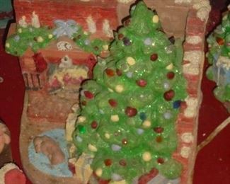 Lit tree w/fireplace