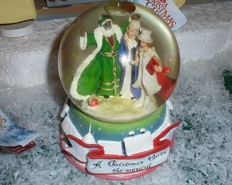 Musical snow globe