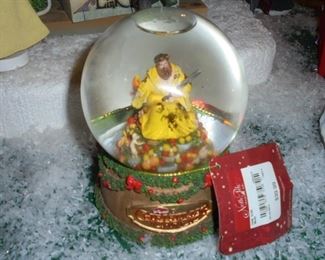 Musical snow globe