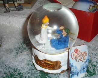 Musical snow globe