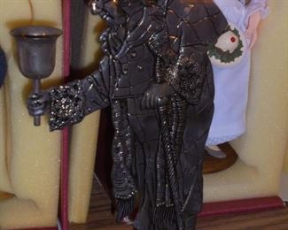 Black metal Scrooge candle holder 