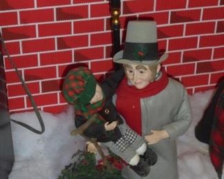 Large mechanical: Tiny Tim w/Bob Cratchit & lit street light
