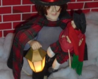 Large mechanical: Bob Cratchit w/Tiny Tim & lit lantern
