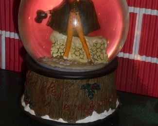 Musical snow globe