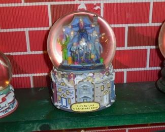 Snow globe musical