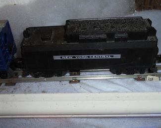 Lionel Steam Locomotive w/whistle & coal car/box car/caboose