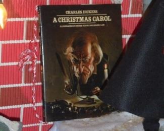 Hardback books: A Christmas Carol: Peter Fluck