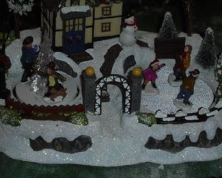 Mechanical ice skate rink 