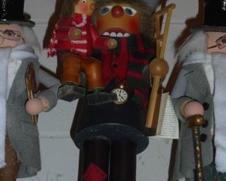 Nutcracker Cratchit w/Tiny Tim