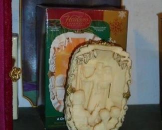 NIB ornament Cratchit & Tiny tim