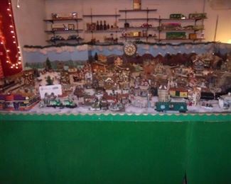 8' x 12' entire Christmas village layout w/Lionel train/village houses/tunnels/water falls/Lionel plane