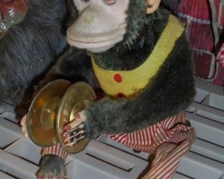 Mechanical monkey w/symbols