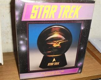 NIB Star Trek lit star globe