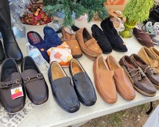Men's shoes - some are brand new - size 13