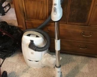 Vacuum - Progressive by Sears