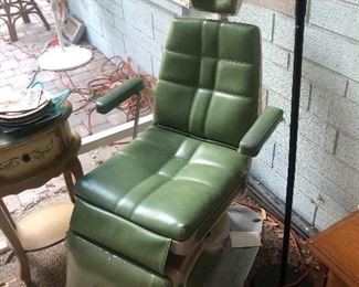 This 1960’s electric dentist chair is at my place off Sarno 
Fully functional vinyl is in great shape too $300
