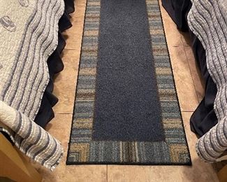 2 of 2 matching rugs