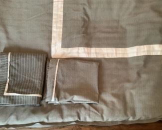 Cremieux King Size Comforter plus two pillow shams