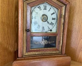Early Seth Thomas mantle clock
