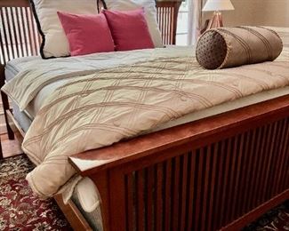 KING BEDSPREADS & DECORATIVE PILLOWS