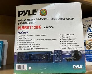 PYLE, IN DASH MARINE AM/FM PLL TUNING RADIO 
