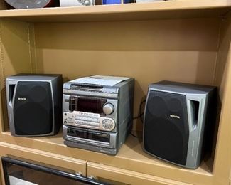 •	AIWA 3 DISC, DUAL CASSETTE KARAOKE, STEREO
