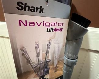 SHARK VACCUUM 