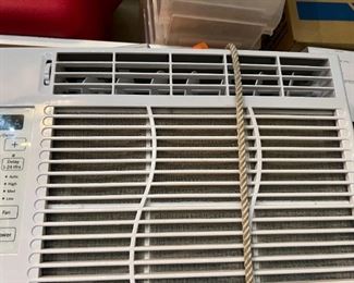 WINDOW AIRCONDITIONER