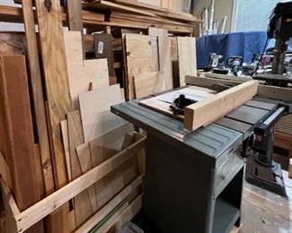 WOOD CART AND WOOD PLANKS 