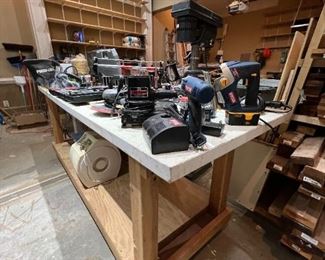 WORK TABLE ON WHEELS
