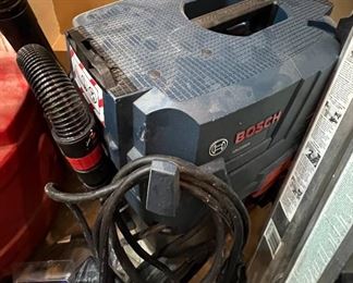 BOSCH DRY VAC, LIKE NEW