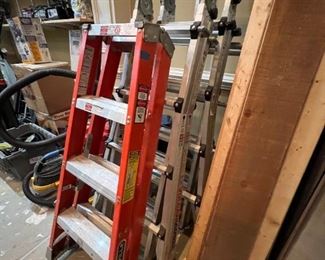 TRESTLE AND ARTICULATED LADDERS