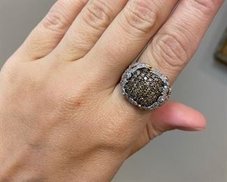 Brown diamond and gold ring