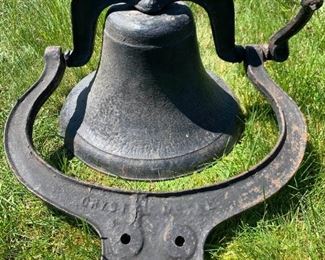 CRYSTAL METAL Cast Iron Bell