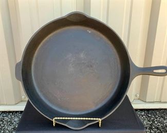 WAGNER Cast Iron Skillet