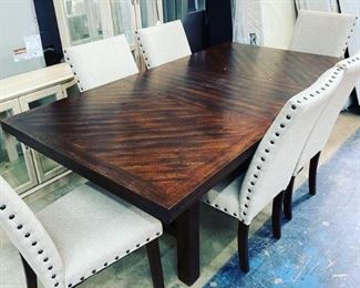 Dining table with 6 chairs Orlando Estate Auction