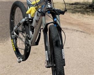 Motobecane Fantom DS 29er Full Suspension Mountain Bike 29	Center of Crank to Seat post top: 20.5in	
