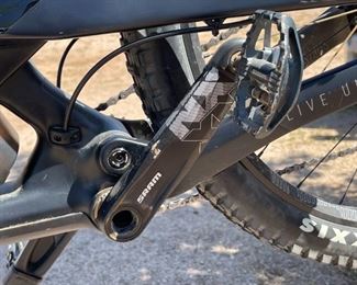 2020 YT Industries Jeffsy Core 3 29 Carbon Fiber Full Suspension Mountain Bike BLACK MAGIC Xl	Center of Crank to Seat post top: 23in	
