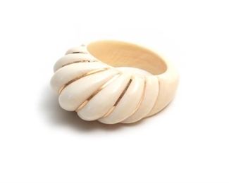 Ivory & 14k Gold Shrimp Dome Ring 	Size: 4.5	
