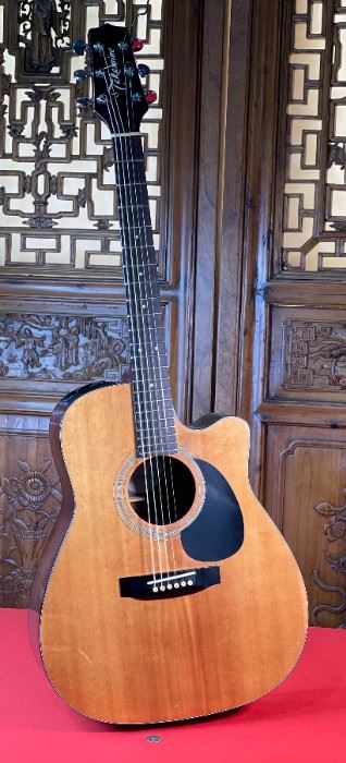 Takamine EG-330C Acoustic Electric Guitar  In Hard Case	Case: 6.5x19.5x44.5in	HxWxD
