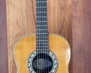 1975 Vintage Ovation Balladeer Model 1122-4 Nylon String Classical Guitar	Case: 8x17x43in	
