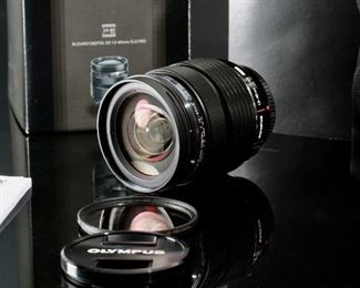 Olympus M. Zuiko 12-40mm 1:2.8 PRO Lens Digital f/2.8 Micro Four Thirds	Box:  7.5x4.5x4.5in	HxWxD
