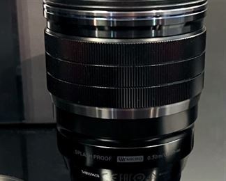 Olympus M. Zuiko 25mm 1:1.2 PRO Lens Digital f/1.2 Micro Four Thirds IM003	Box:  7.5x4.5x4.5in	HxWxD
