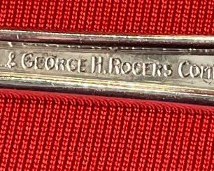 34pc Simeon L & George H Rogers Jasmine Silver Plate Flatware Set Silverware	Case: 3x15x10.5in	
