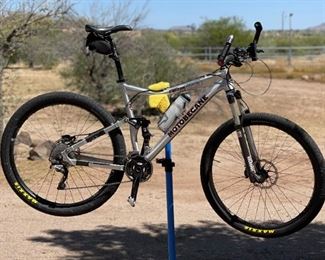 Motobecane Fantom DS 29er Full Suspension Mountain Bike 29 Center of Crank to Seat post top: 20.5in