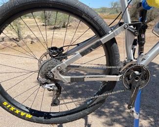 Motobecane Fantom DS 29er Full Suspension Mountain Bike 29 Center of Crank to Seat post top: 20.5in