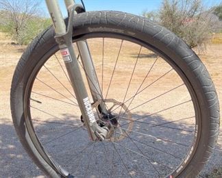 Motobecane Fantom DS 29er Full Suspension Mountain Bike 29 Center of Crank to Seat post top: 20.5in