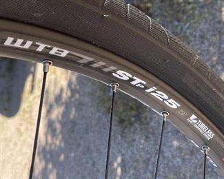 Motobecane Fantom DS 29er Full Suspension Mountain Bike 29 Center of Crank to Seat post top: 20.5in